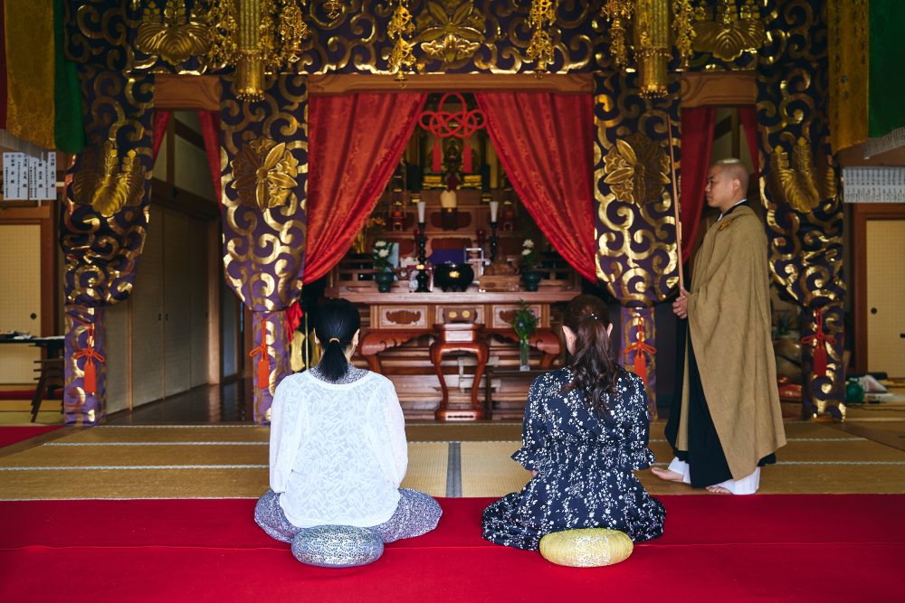 Musubibito-Asahiji priest, Takumoto Kudo helps Zen experience-