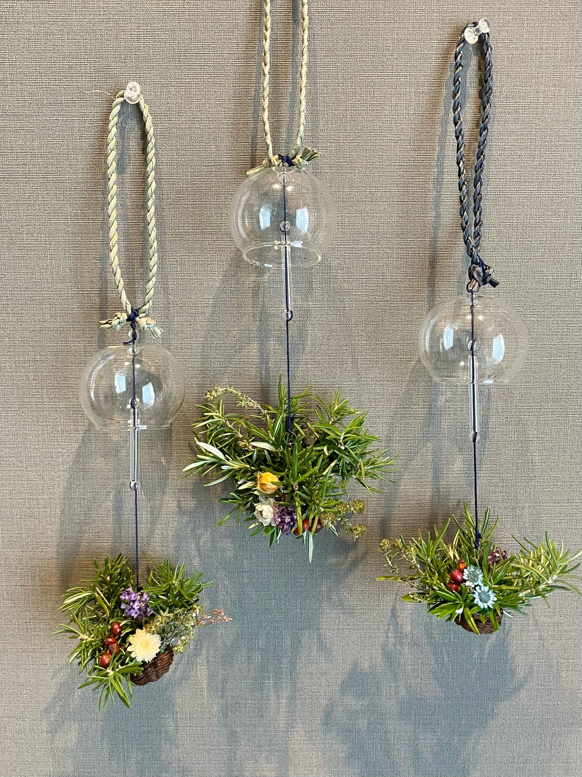 Why don't you make an original wind chime while being healed by the rare "Shichitoui" from the Kunisaki Peninsula, Oita Prefecture, and the good aroma of freshly picked herbs?