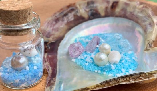 世界に一つだけの真珠を取り出し、オリジナルの作品を作ってみませんか？